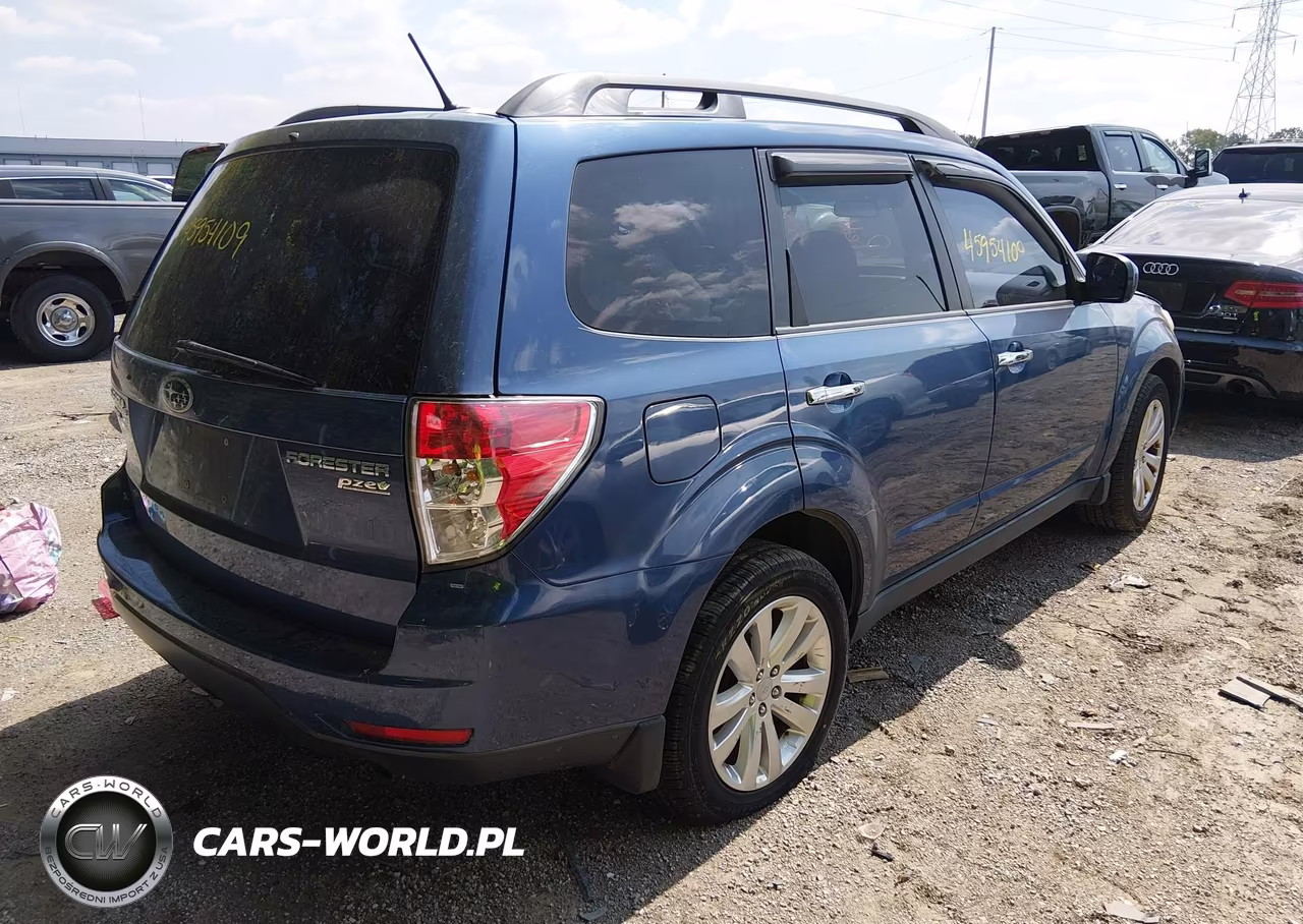2011 Subaru Forester 2.5X Premium VIN:JF2SHADC0BH727527 - 4