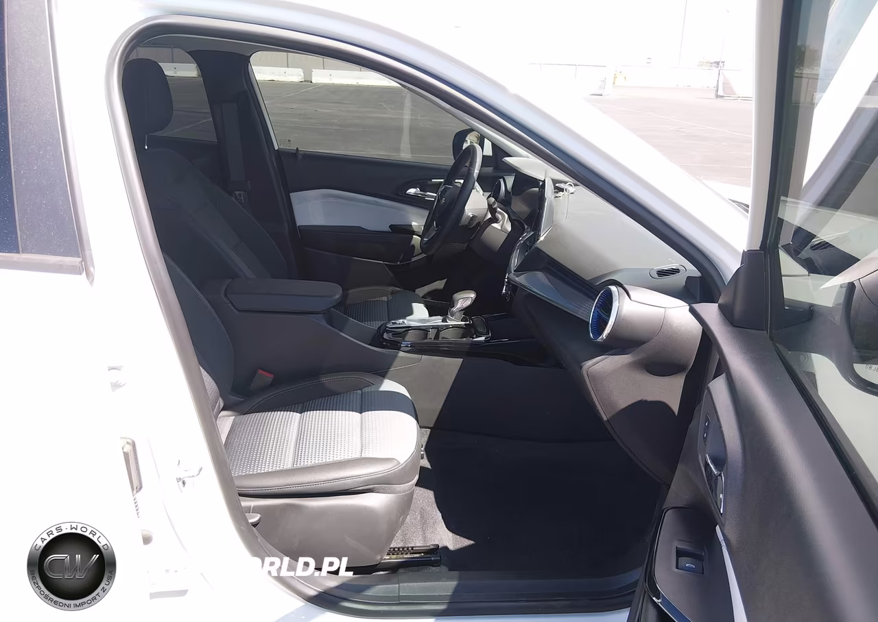 2025 Chevrolet Trax Fwd Lt VIN:KL77LHEP4SC327638 - 5