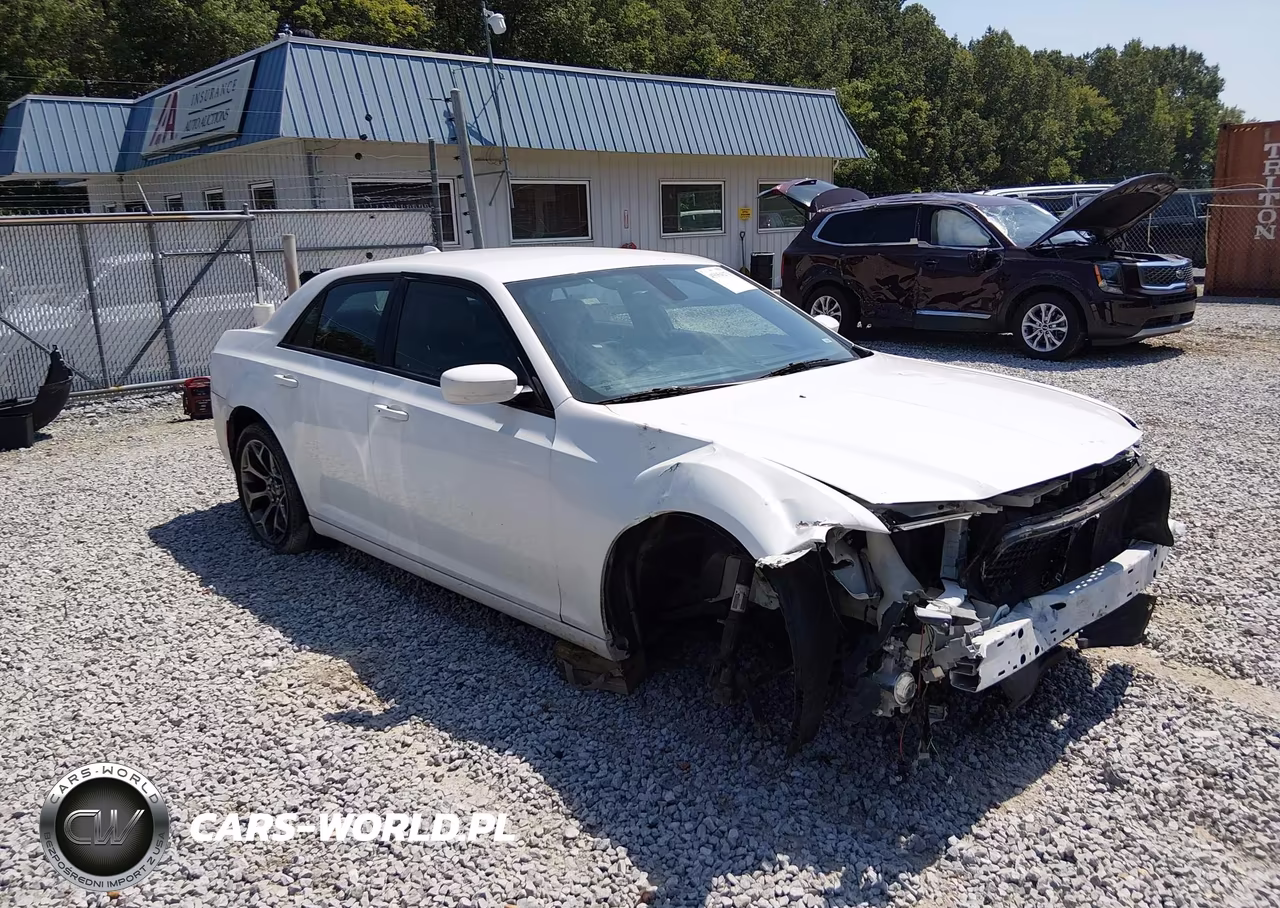 2016 Chrysler 300 300S VIN:2C3CCABG0GH268688 - 1