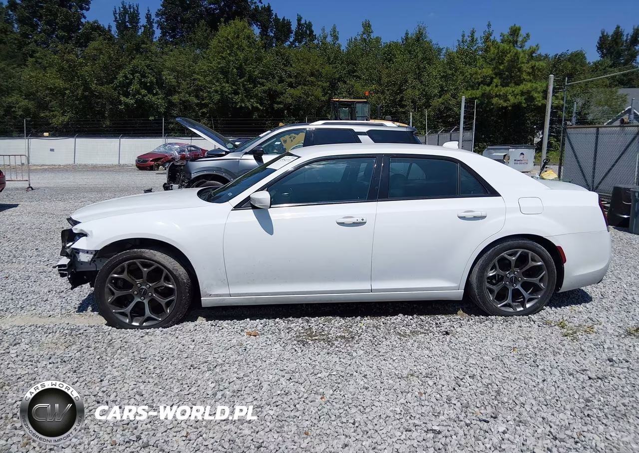 2016 Chrysler 300 300S VIN:2C3CCABG0GH268688 - 14