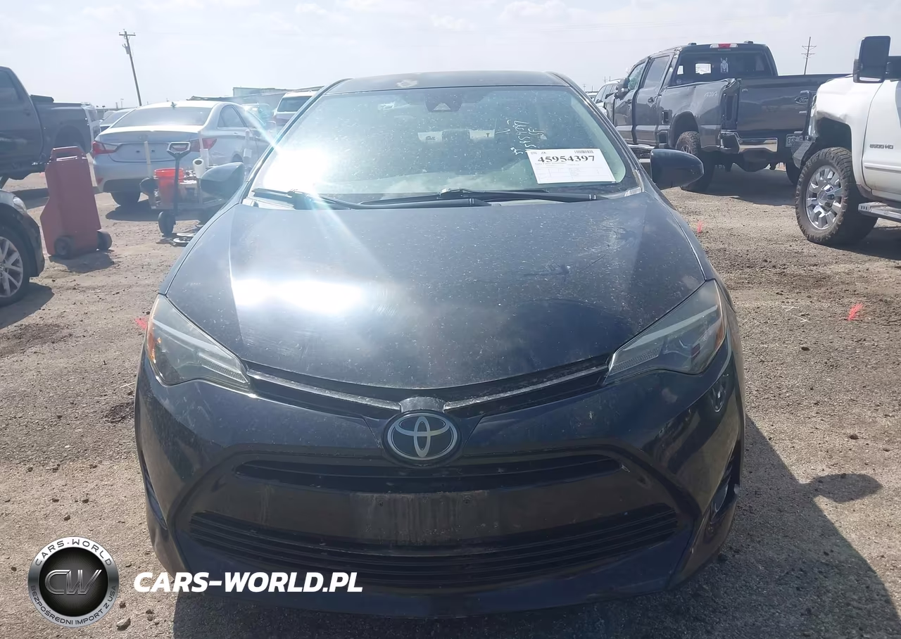 2017 Toyota Corolla Le VIN:5YFBURHEXHP716813 - 12