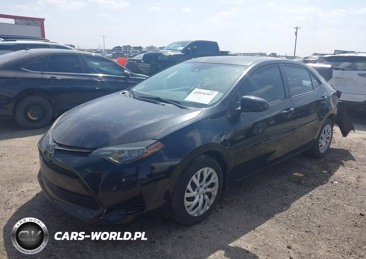 2017 Toyota Corolla Le VIN:5YFBURHEXHP716813 - 2