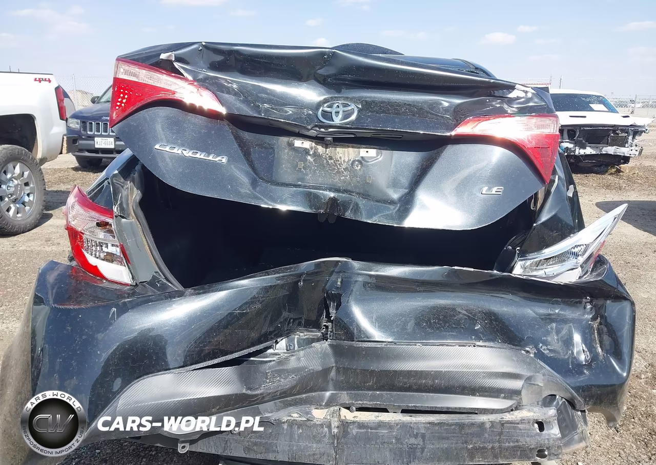 2017 Toyota Corolla Le VIN:5YFBURHEXHP716813 - 6