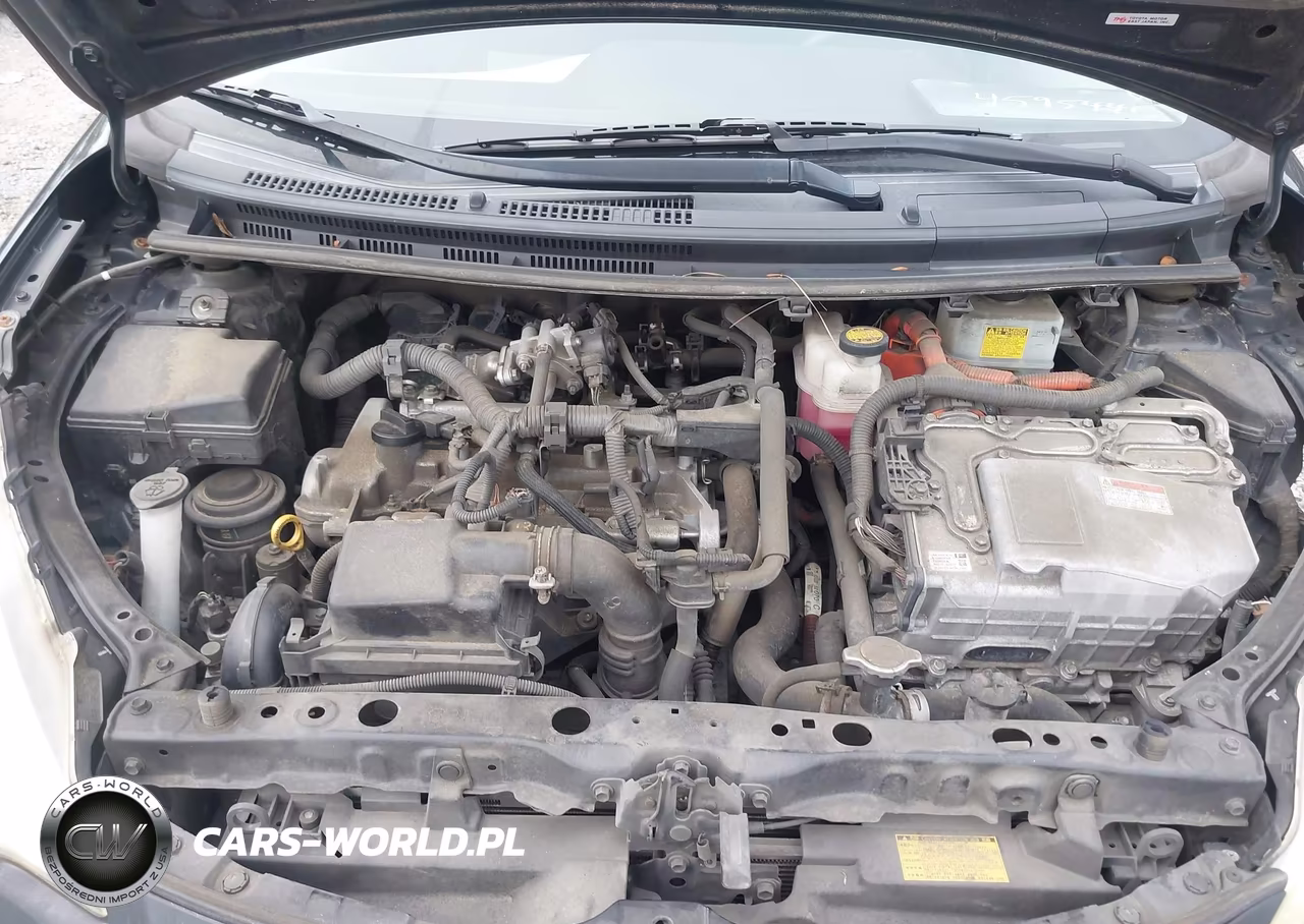 2012 Toyota Prius C Three VIN:JTDKDTB39C1022549 - 10