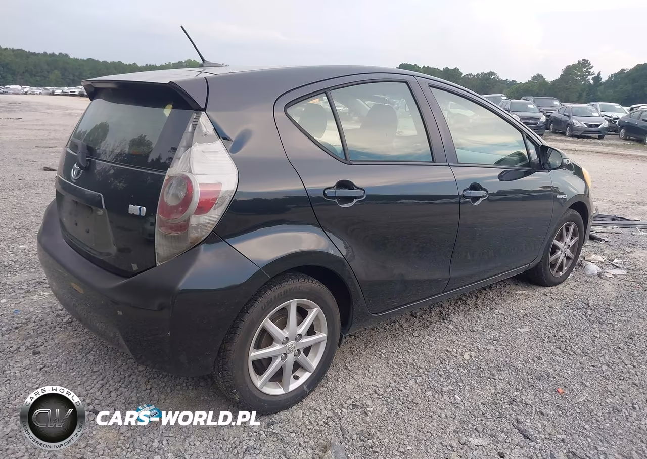 2012 Toyota Prius C Three VIN:JTDKDTB39C1022549 - 4