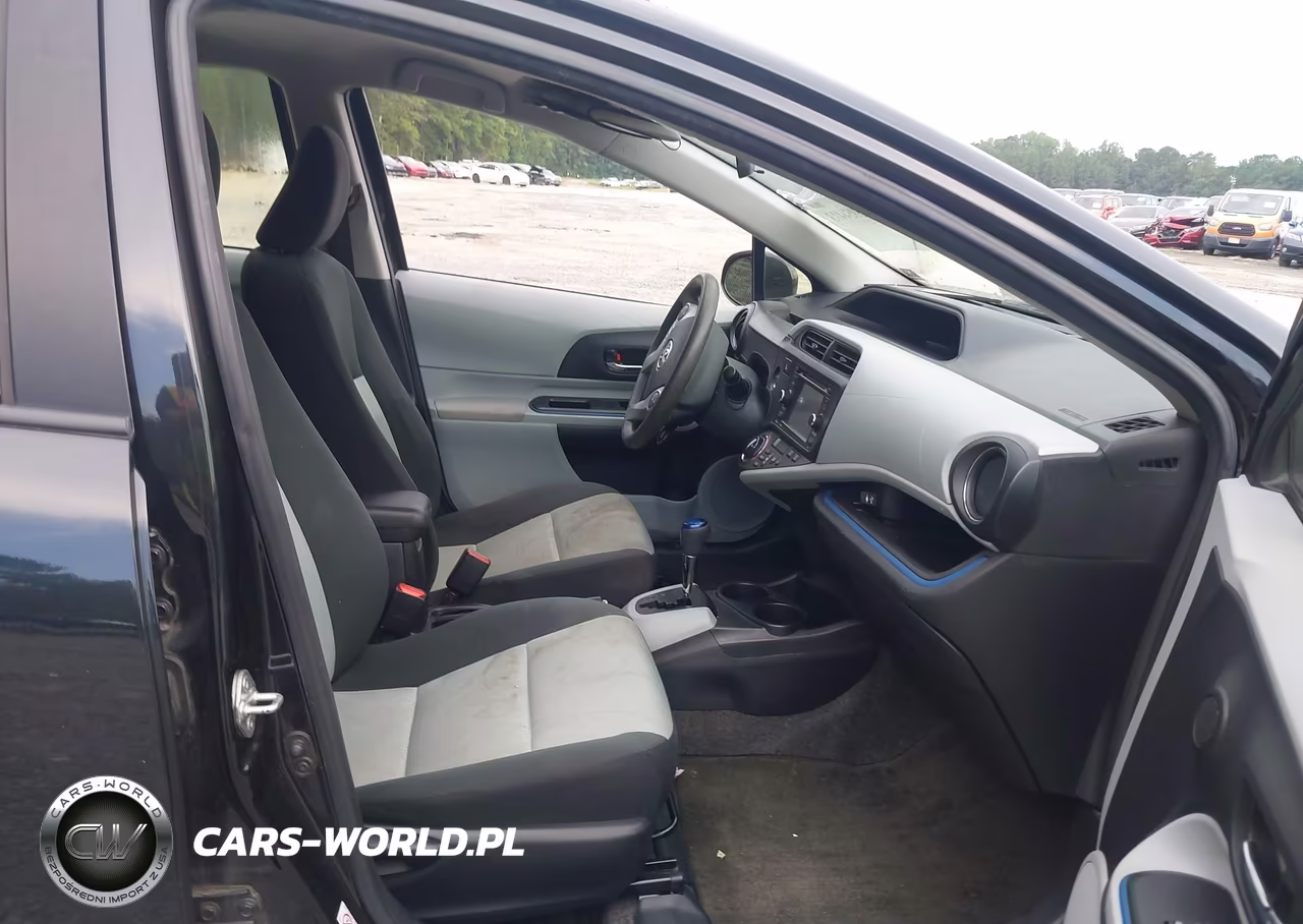 2012 Toyota Prius C Three VIN:JTDKDTB39C1022549 - 5