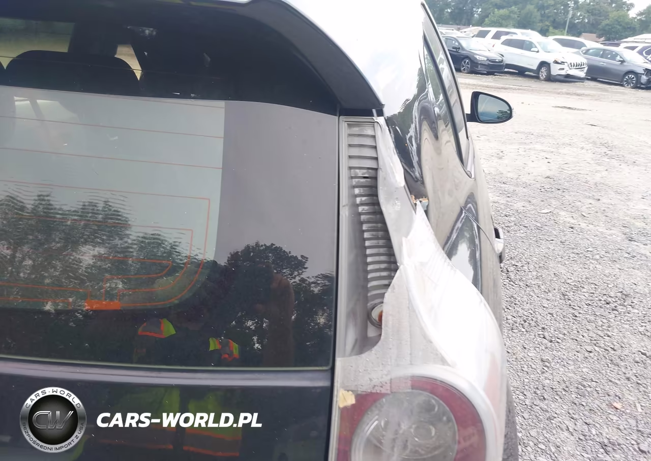 2012 Toyota Prius C Three VIN:JTDKDTB39C1022549 - 6