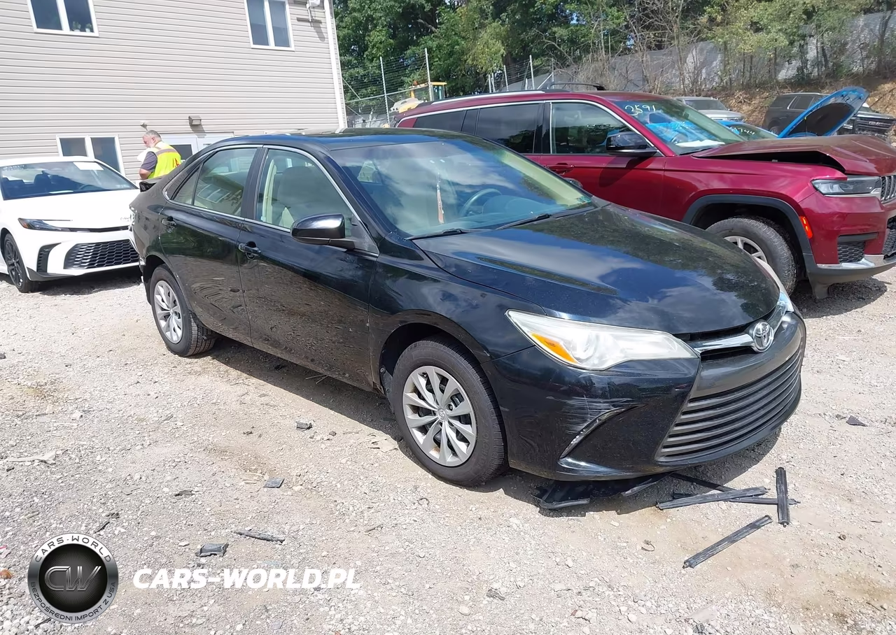 2016 Toyota Camry Le – zdjęcie 1 z 16