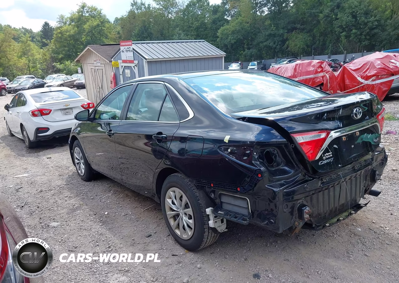 2016 Toyota Camry Le VIN:4T1BF1FK0GU257163 - 3