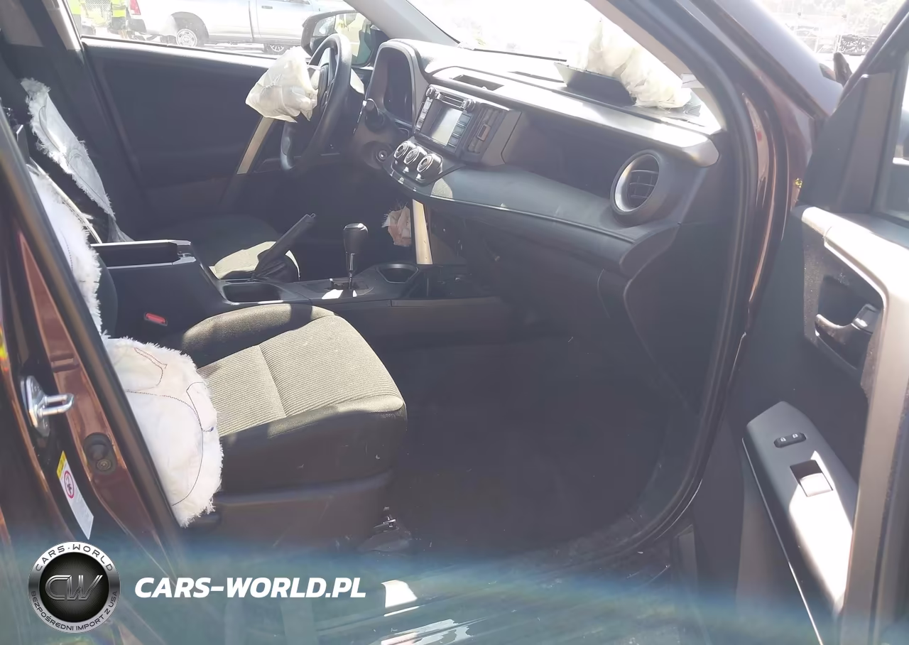 2018 Toyota Rav4 Le VIN:2T3ZFREV0JW492458 - 5