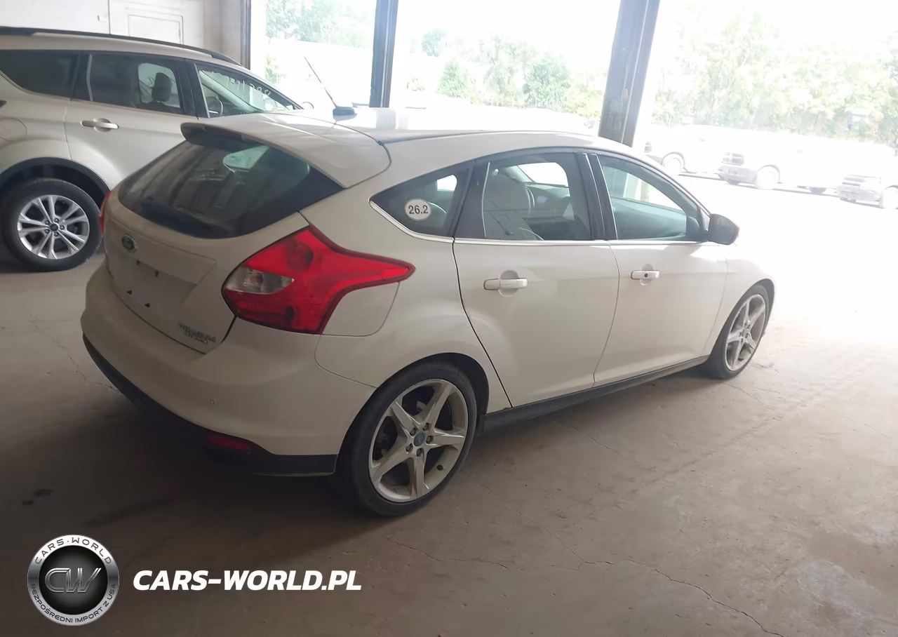 2013 Ford Focus Titanium VIN:1FADP3N20DL184164 - 4