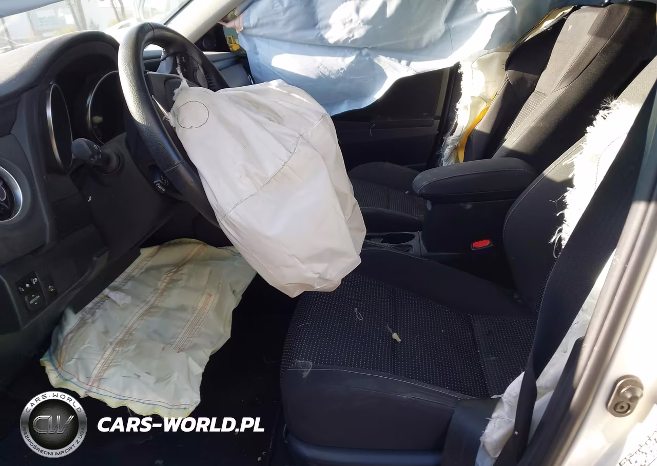 2018 Toyota Corolla Im VIN:JTNKARJE2JJ570710 - 5