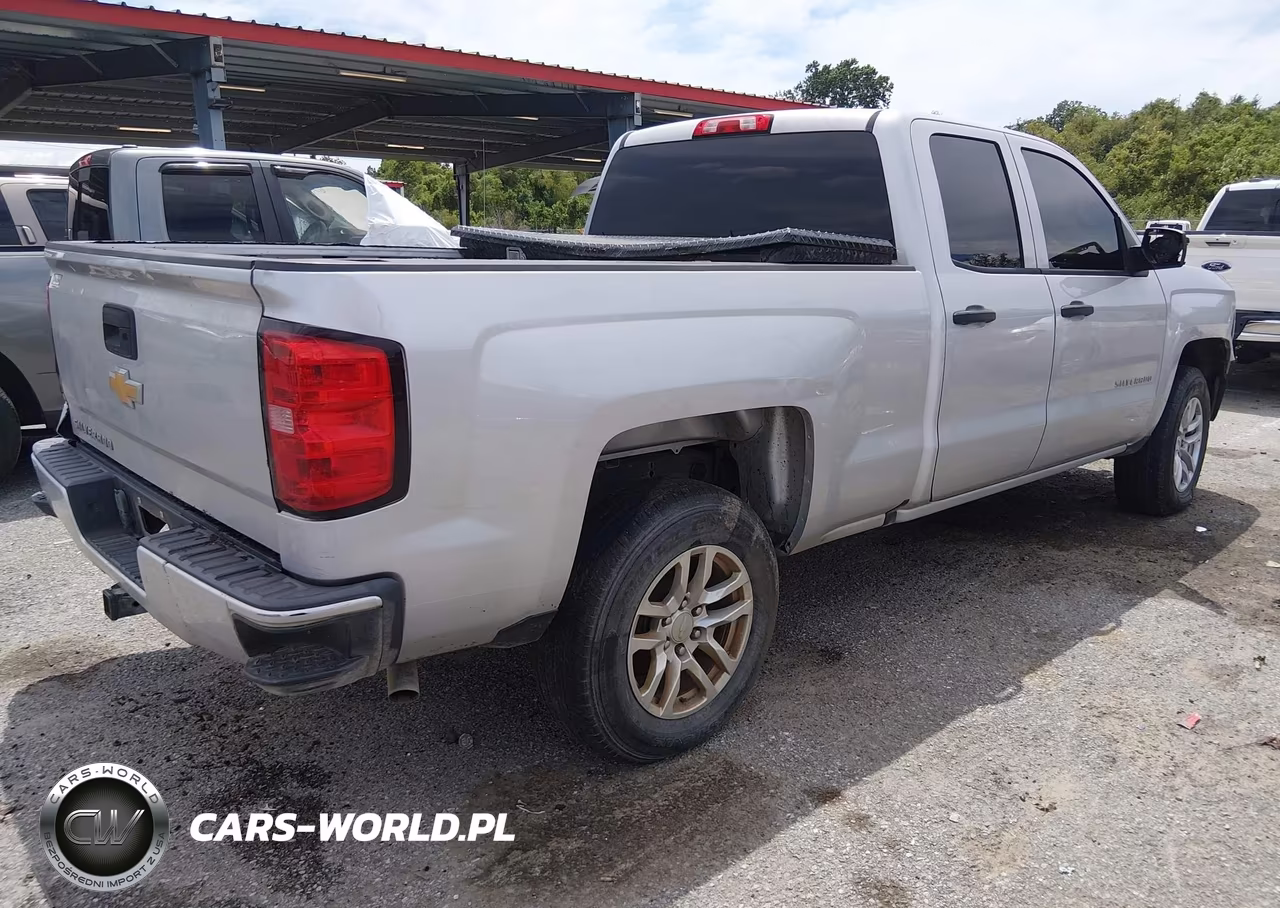 2018 Chevrolet Silverado 1500 Custom VIN:1GCRCPEC3JZ317231 - 4