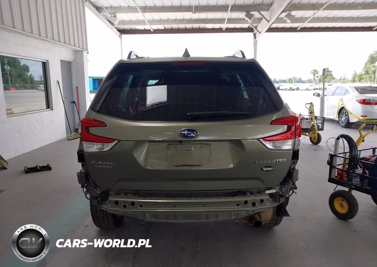 2021 Subaru Forester Premium VIN:JF2SKAJC5MH453945 - 17