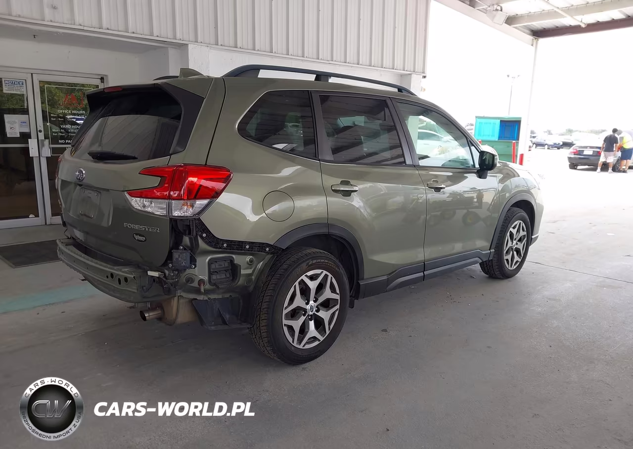 2021 Subaru Forester Premium VIN:JF2SKAJC5MH453945 - 4