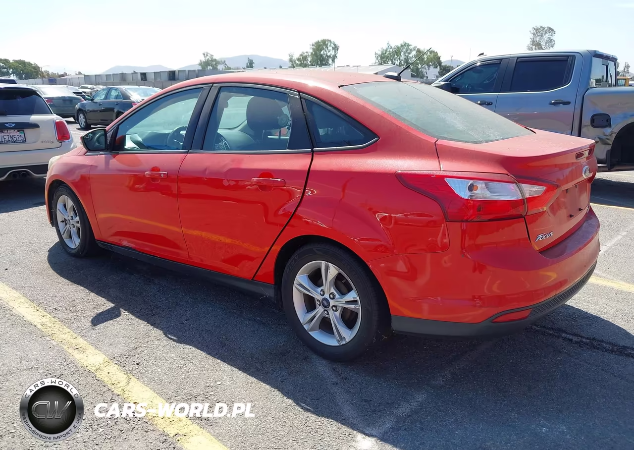 2014 Ford Focus Se VIN:1FADP3F2XEL403311 - 3