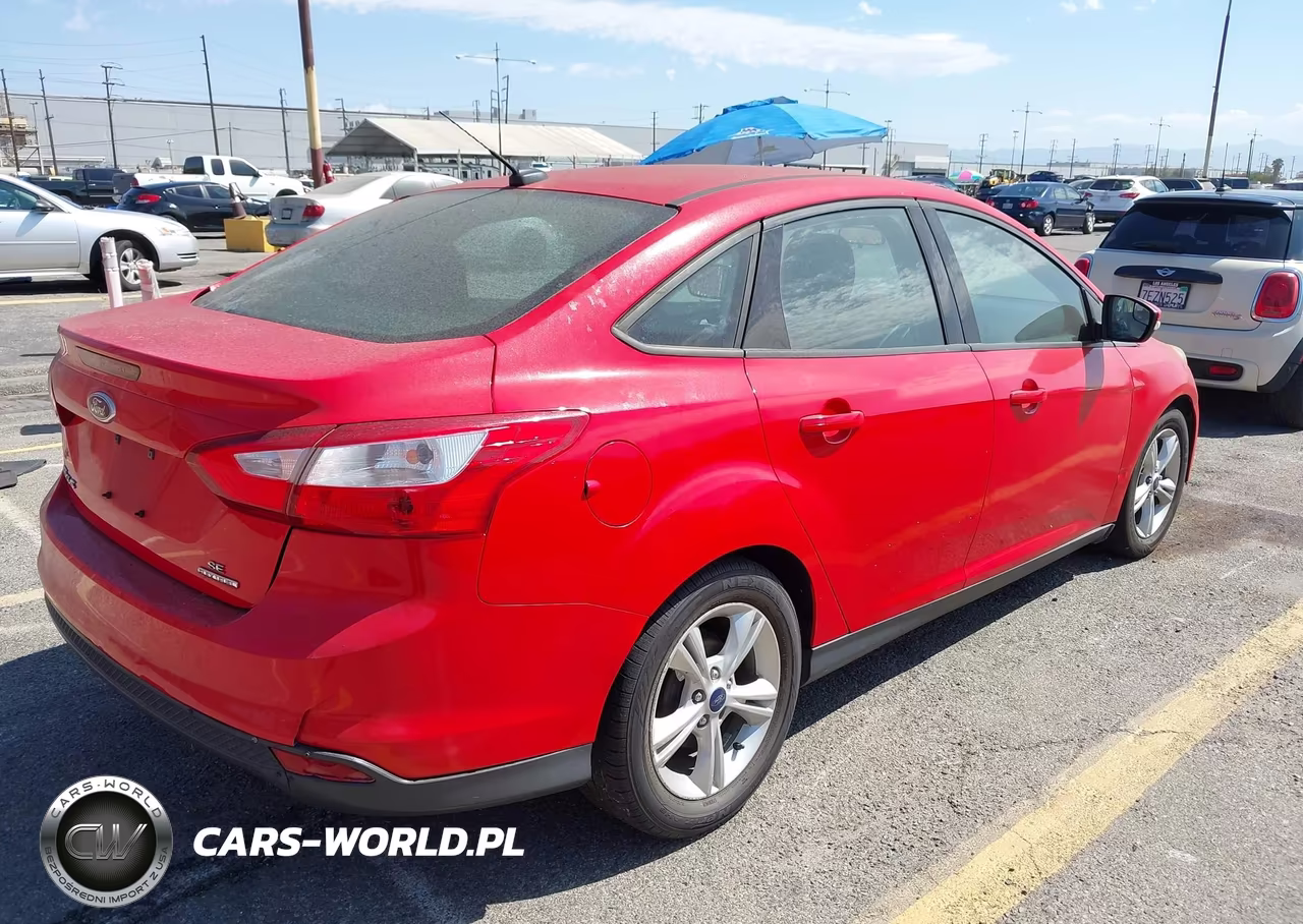 2014 Ford Focus Se VIN:1FADP3F2XEL403311 - 4