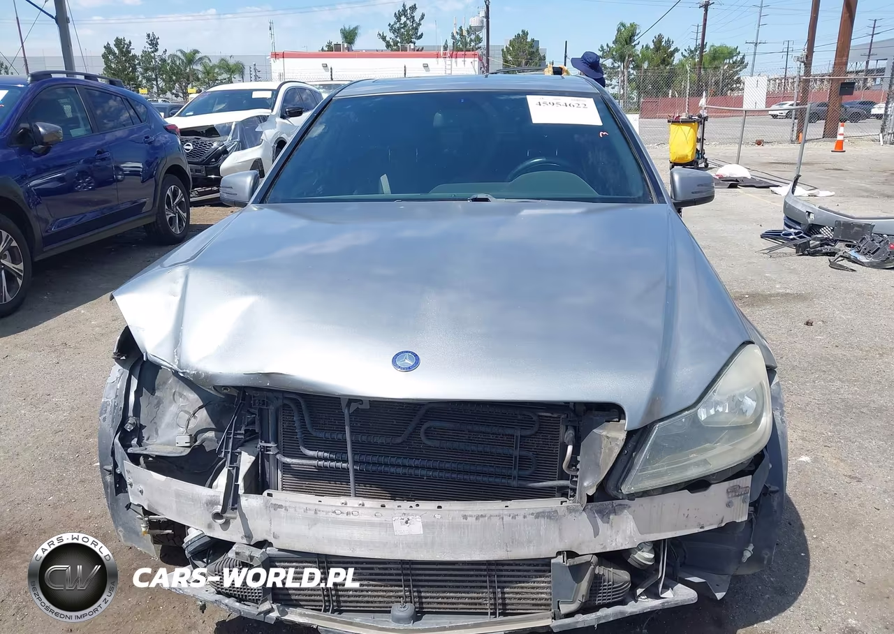 2014 Mercedes-Benz C 250 Sport VIN:WDDGF4HB8EA966355 - 13