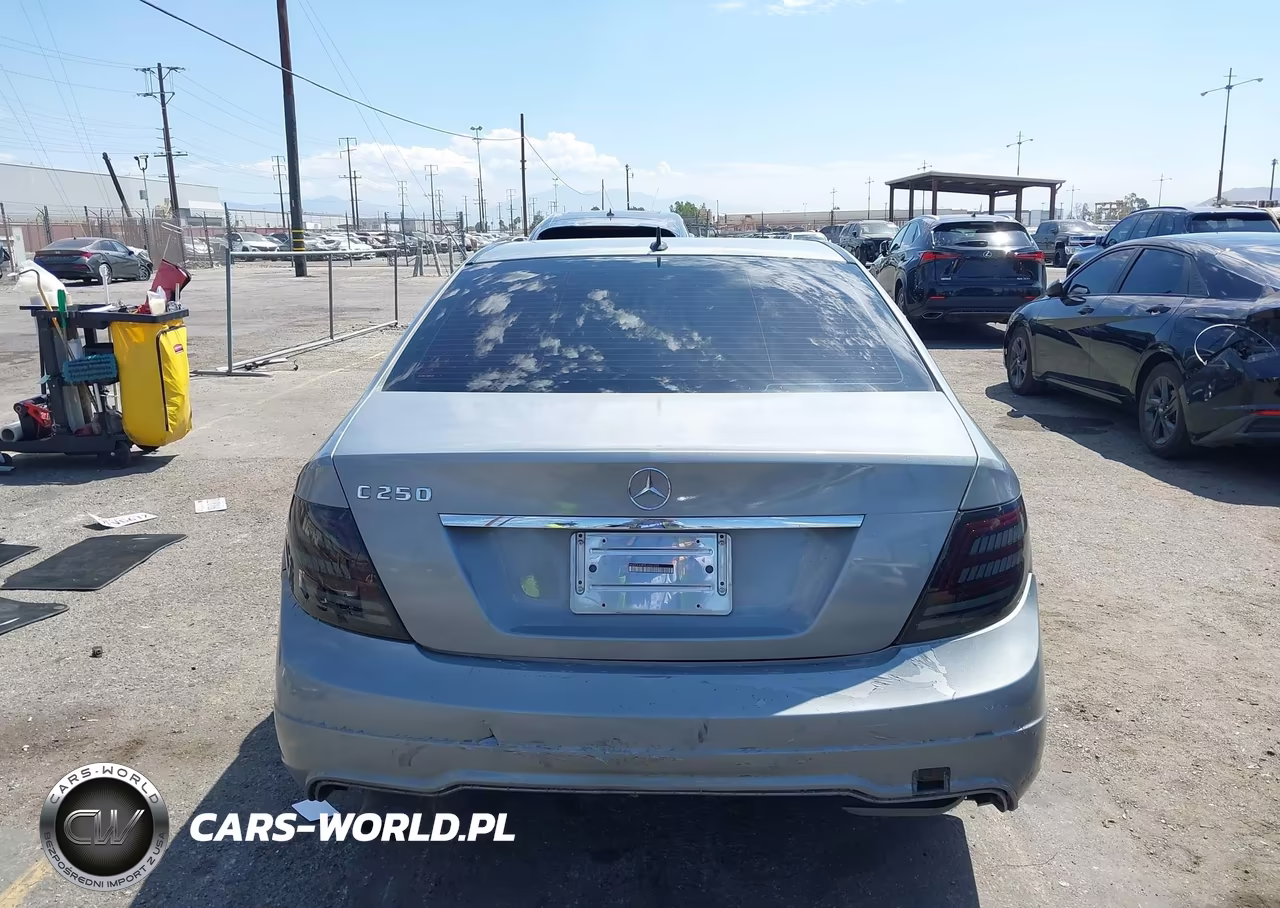 2014 Mercedes-Benz C 250 Sport VIN:WDDGF4HB8EA966355 - 17