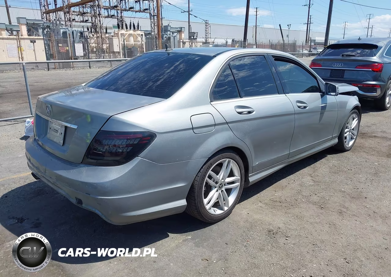 2014 Mercedes-Benz C 250 Sport VIN:WDDGF4HB8EA966355 - 4