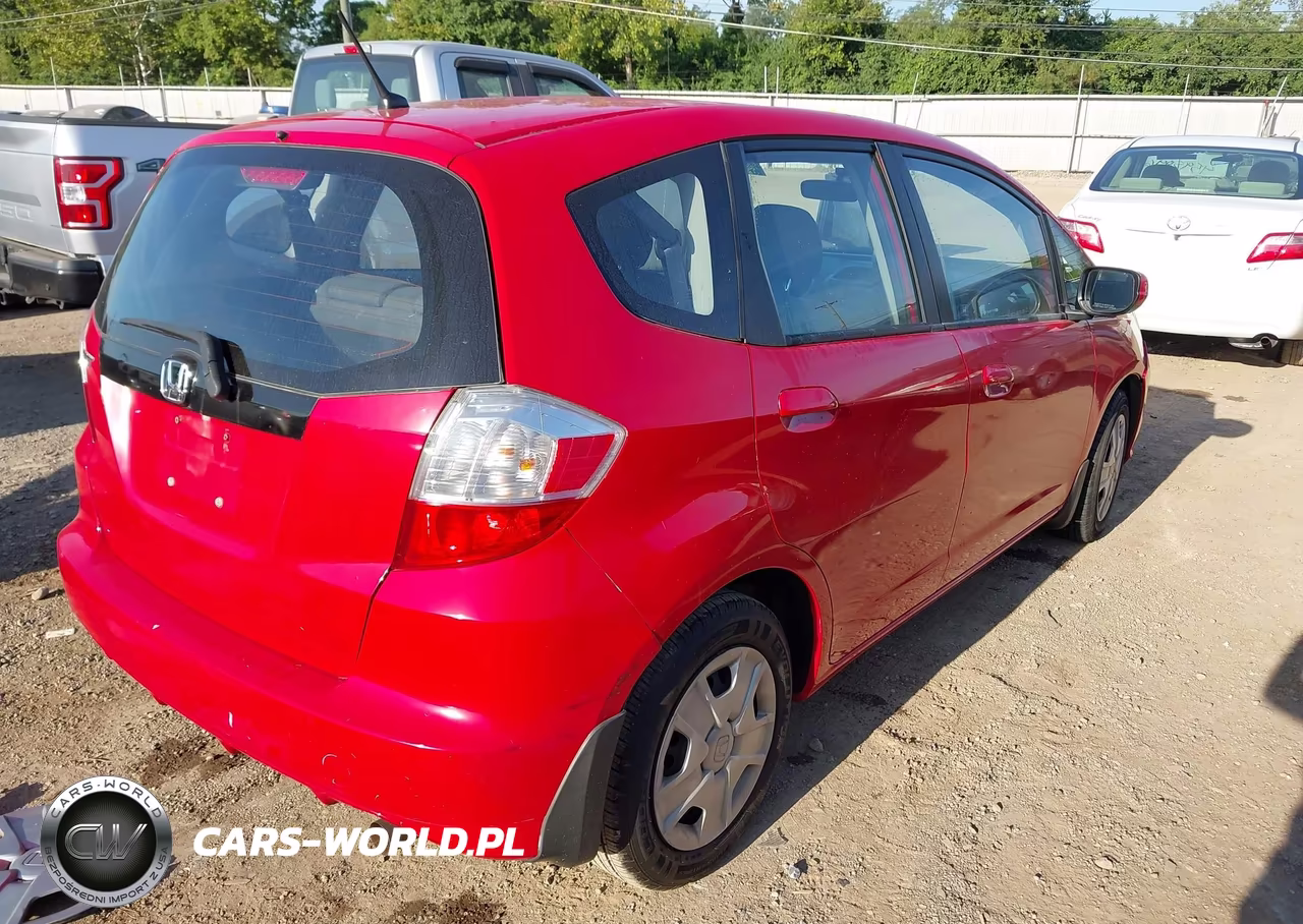 2013 Honda Fit VIN:JHMGE8H34DC054157 - 4
