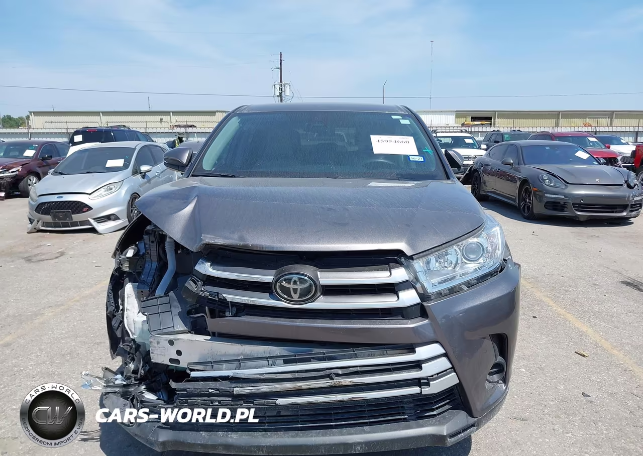 2019 Toyota Highlander Le VIN:5TDZZRFH8KS337529 - 13