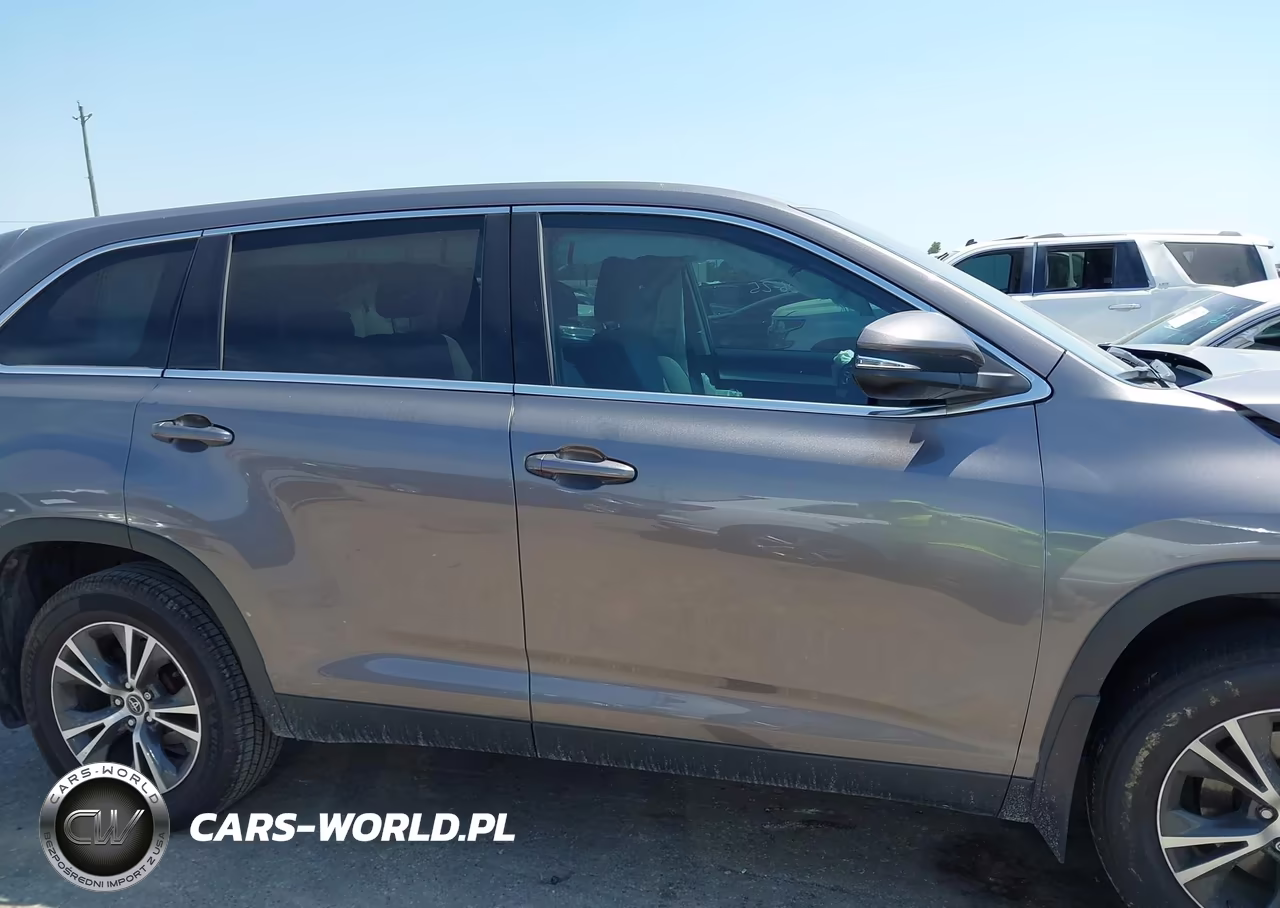 2019 Toyota Highlander Le VIN:5TDZZRFH8KS337529 - 14