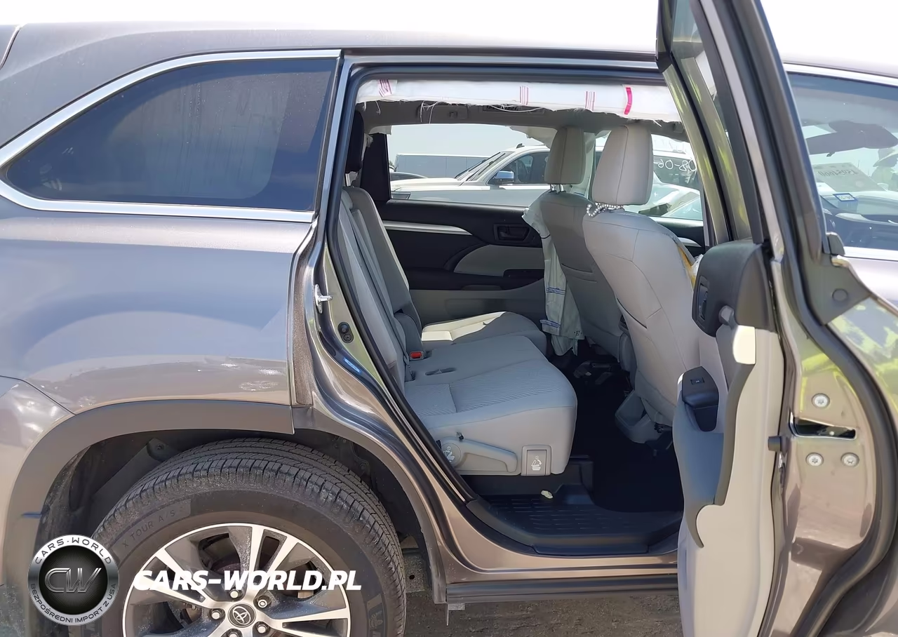 2019 Toyota Highlander Le VIN:5TDZZRFH8KS337529 - 8