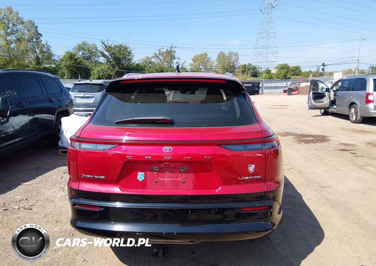 2025 Toyota Crown Signia Limited VIN:JTDACAAJ3S3003050 - 17