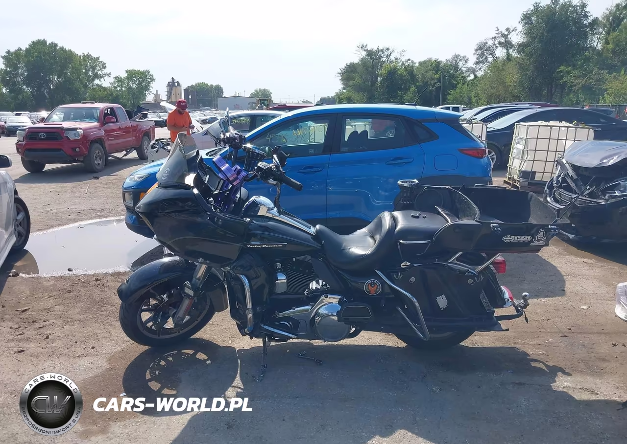 2016 Harley-Davidson Fltru VIN:1HD1KGL12GB631342 - 13