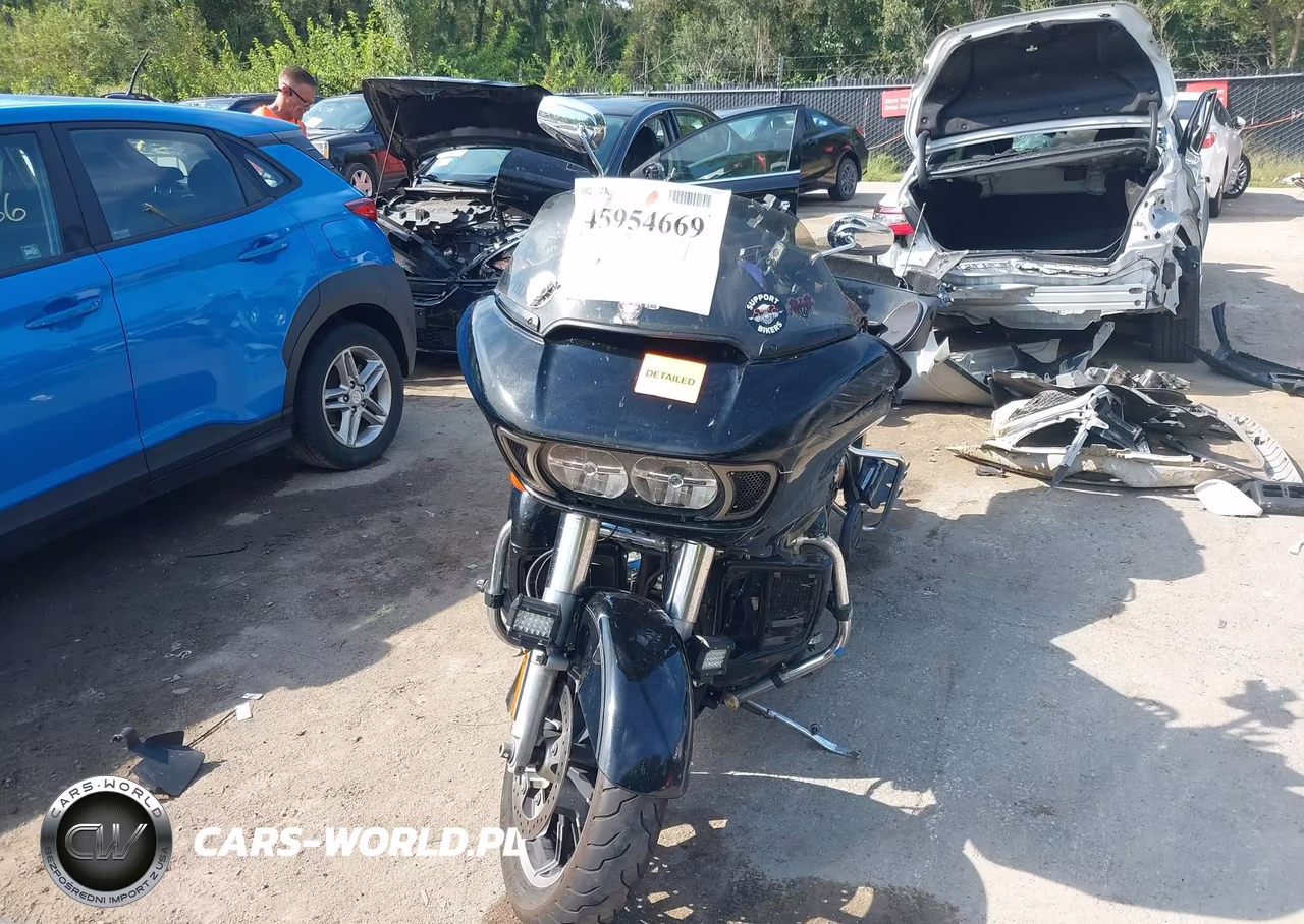 2016 Harley-Davidson Fltru VIN:1HD1KGL12GB631342 - 5