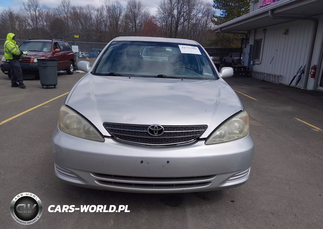 2003 Toyota Camry Le VIN:4T1BE32K83U768487 - 12