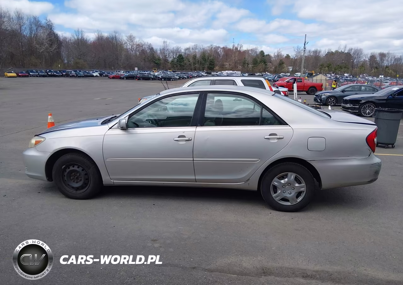 2003 Toyota Camry Le VIN:4T1BE32K83U768487 - 14