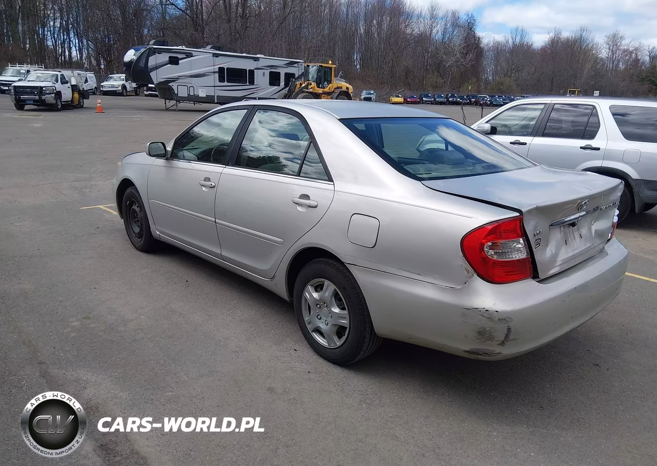 2003 Toyota Camry Le VIN:4T1BE32K83U768487 - 3