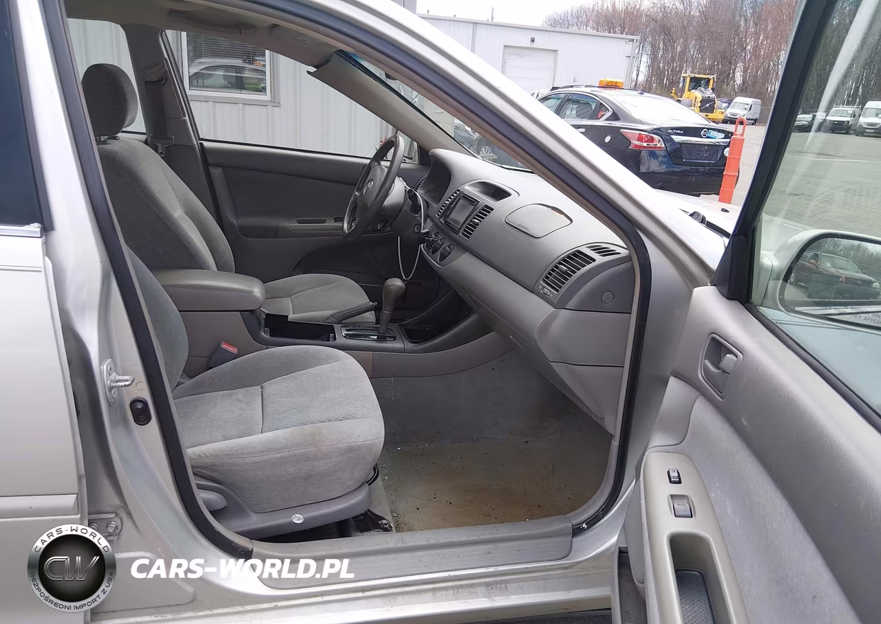 2003 Toyota Camry Le VIN:4T1BE32K83U768487 - 5