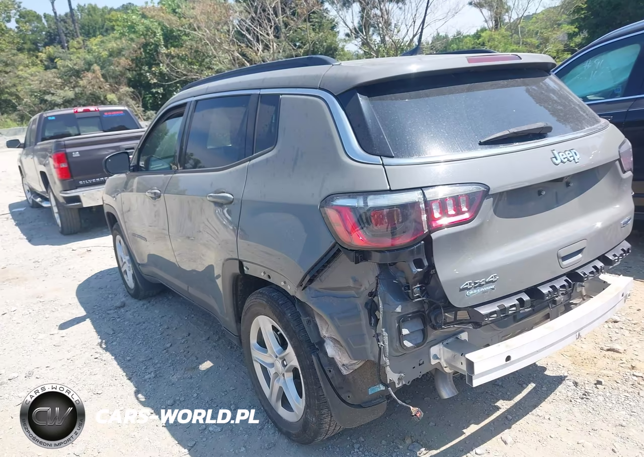 2023 Jeep Compass Latitude 4X4 VIN:3C4NJDBN3PT558165 - 3