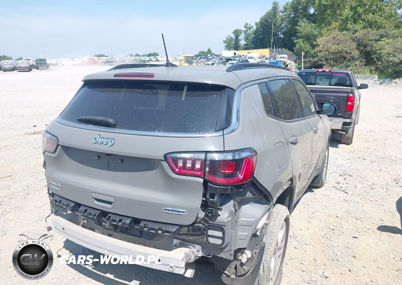2023 Jeep Compass Latitude 4X4 VIN:3C4NJDBN3PT558165 - 4