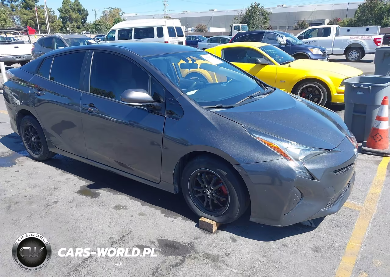 2016 Toyota Prius Three – zdjęcie 1 z 17
