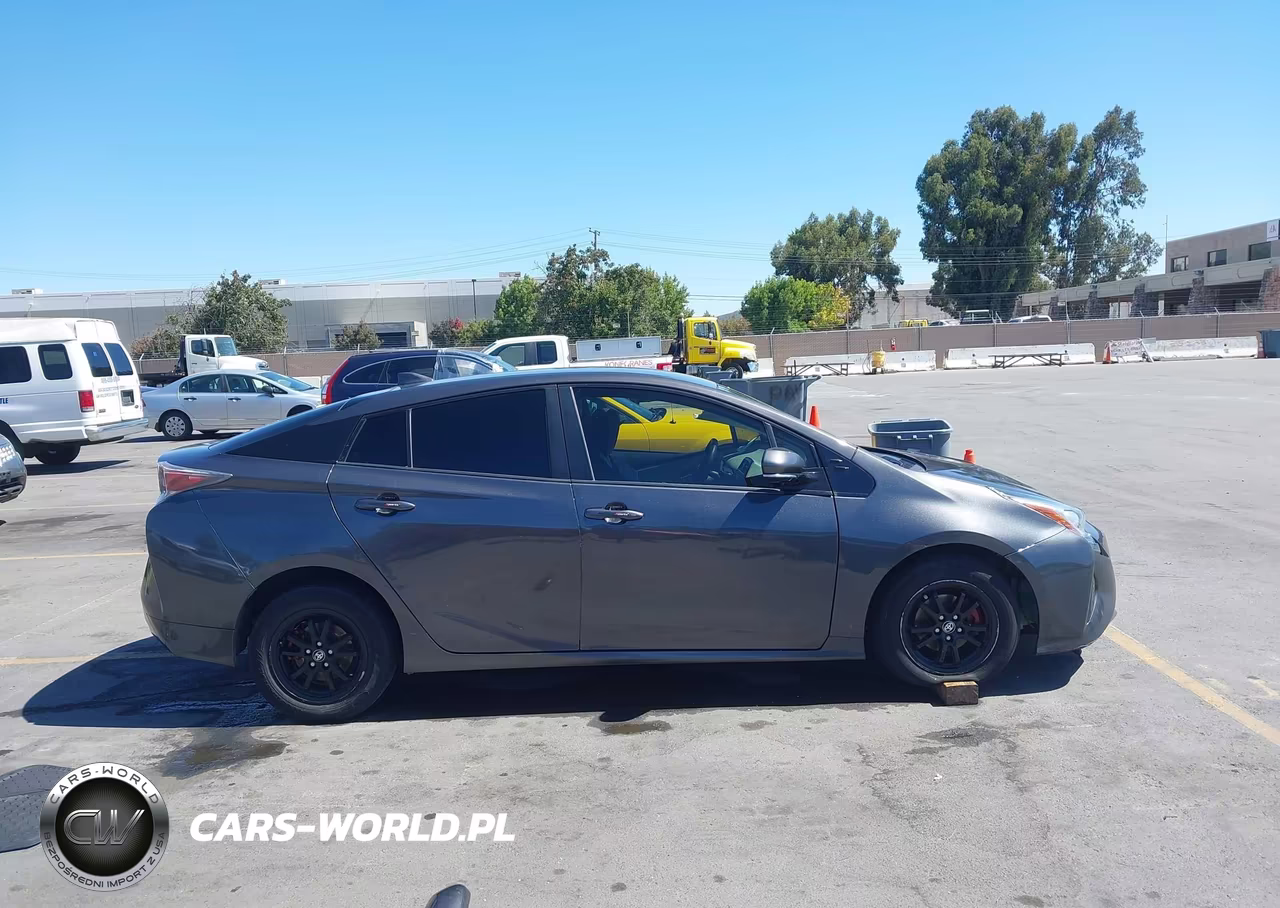 2016 Toyota Prius Three VIN:JTDKARFU3G3505317 - 14