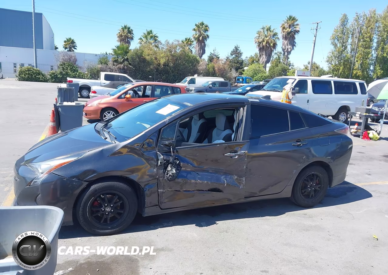 2016 Toyota Prius Three VIN:JTDKARFU3G3505317 - 15