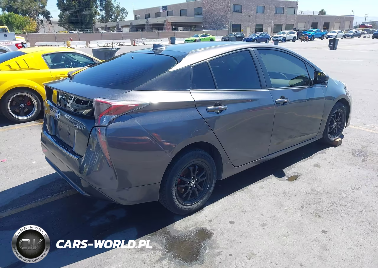 2016 Toyota Prius Three VIN:JTDKARFU3G3505317 - 4