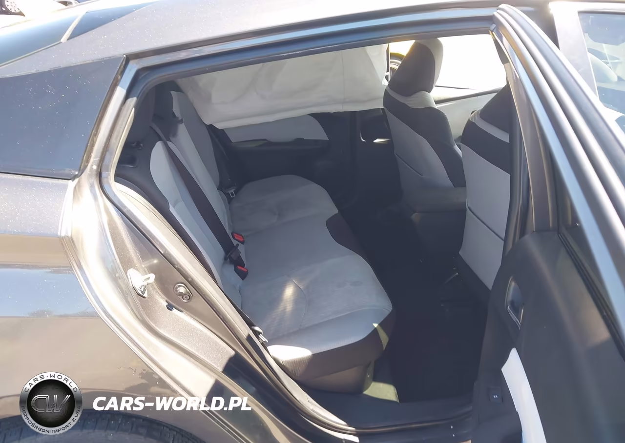 2016 Toyota Prius Three VIN:JTDKARFU3G3505317 - 8