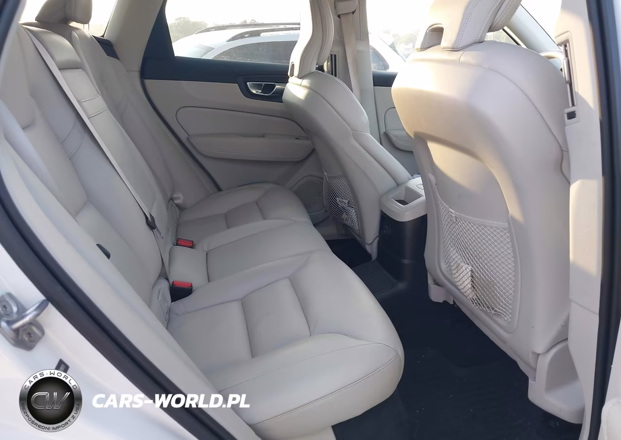 2021 Volvo Xc60 Recharge Plug-In Hybrid T8 Inscription Expression VIN:YV4BR0DK0M1700513 - 8