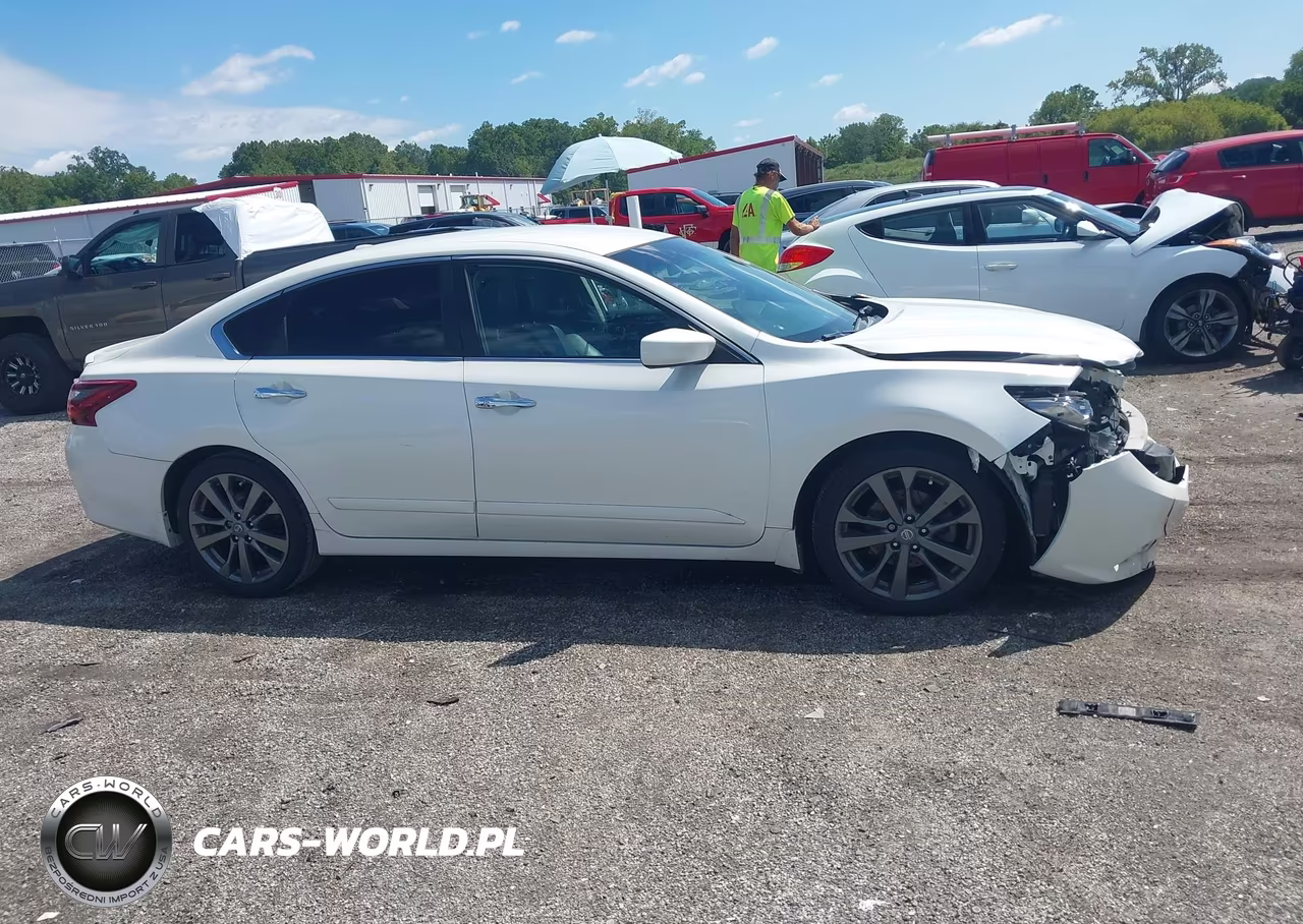 2018 Nissan Altima 2.5 Sr VIN:1N4AL3AP4JC233605 - 13