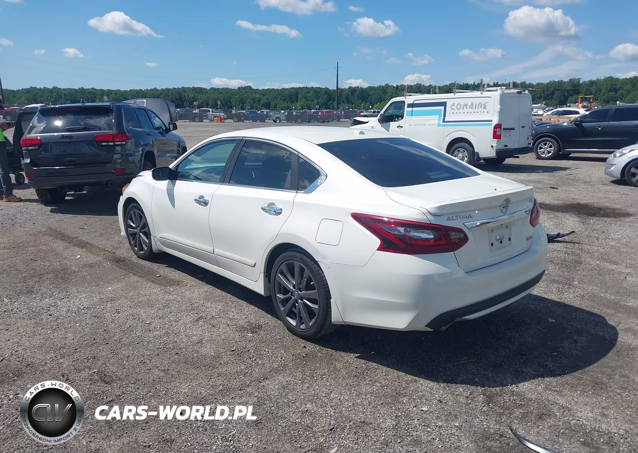 2018 Nissan Altima 2.5 Sr VIN:1N4AL3AP4JC233605 - 3