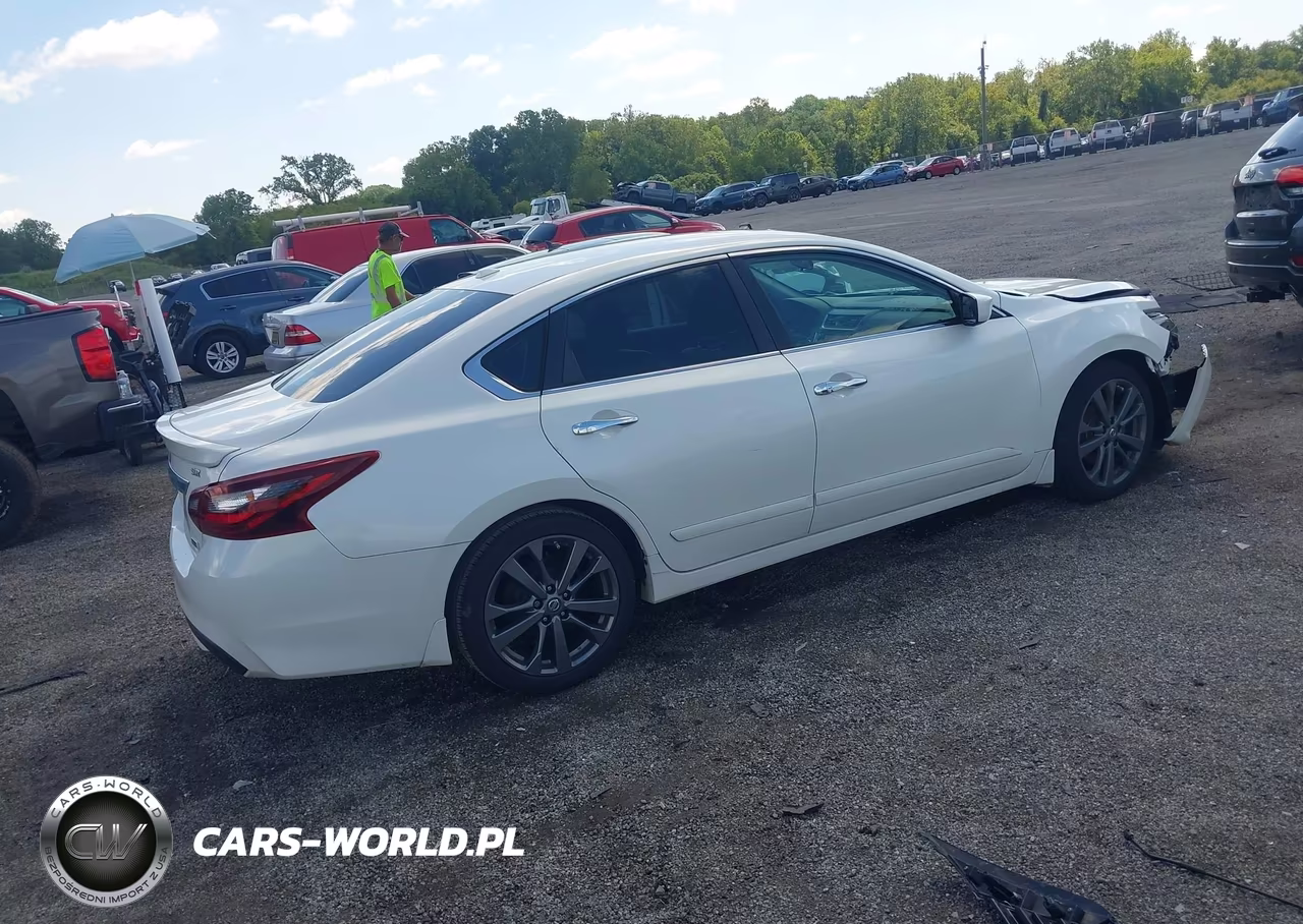 2018 Nissan Altima 2.5 Sr VIN:1N4AL3AP4JC233605 - 4