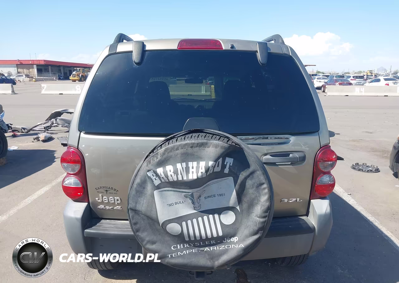 2005 Jeep Liberty Sport VIN:1J4GL48KX5W503147 - 16