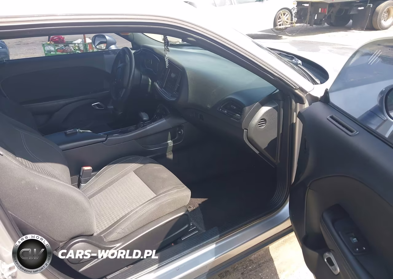 2018 Dodge Challenger Sxt VIN:2C3CDZAGXJH242264 - 5