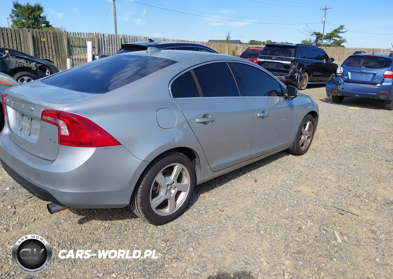 2013 Volvo S60 T5 VIN:YV1612FS6D2207511 - 4