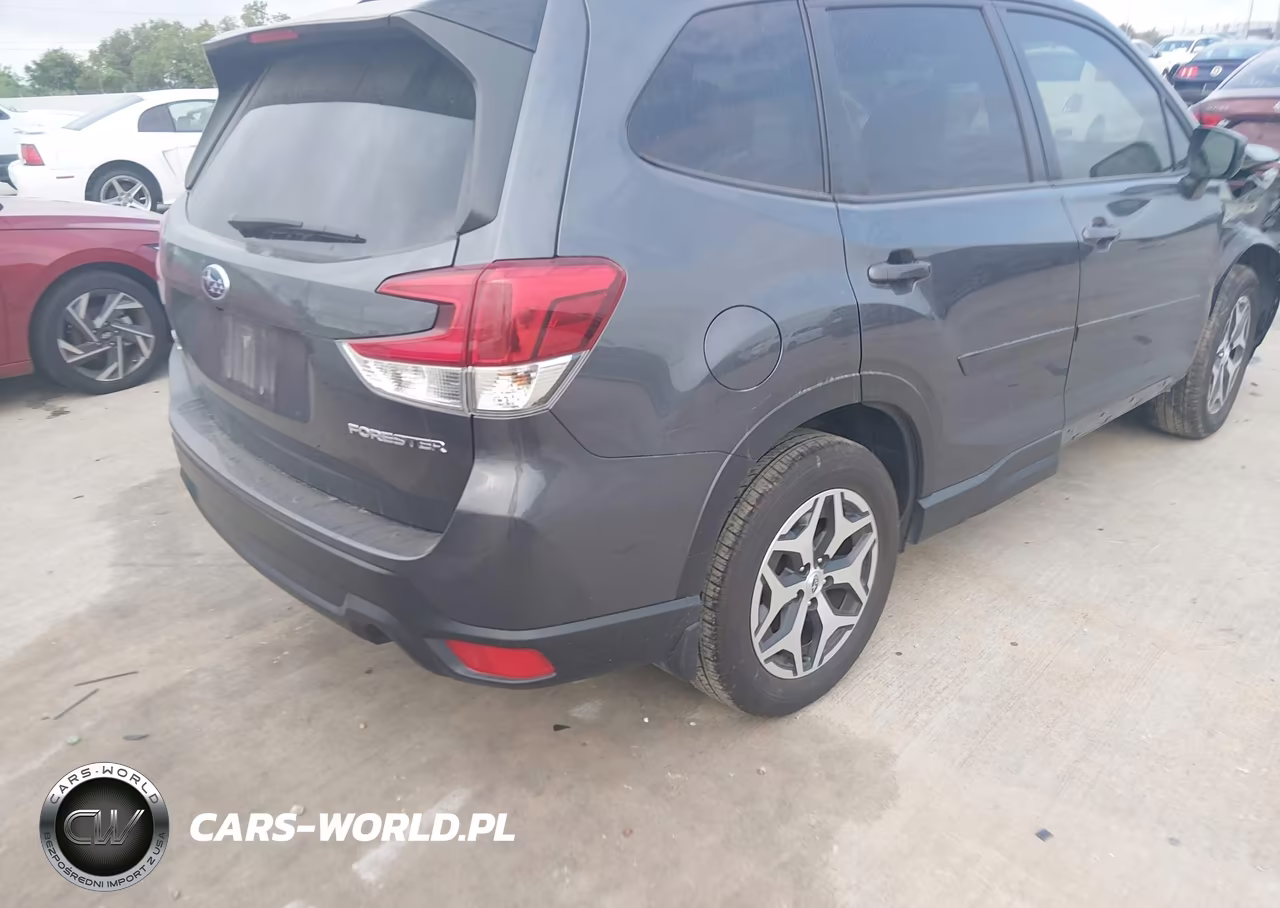 2024 Subaru Forester Premium VIN:JF2SKADC6RH429351 - 4